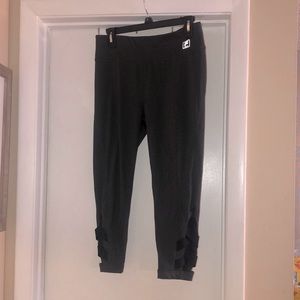 💙 Dark Gray Fila sport capris- size M